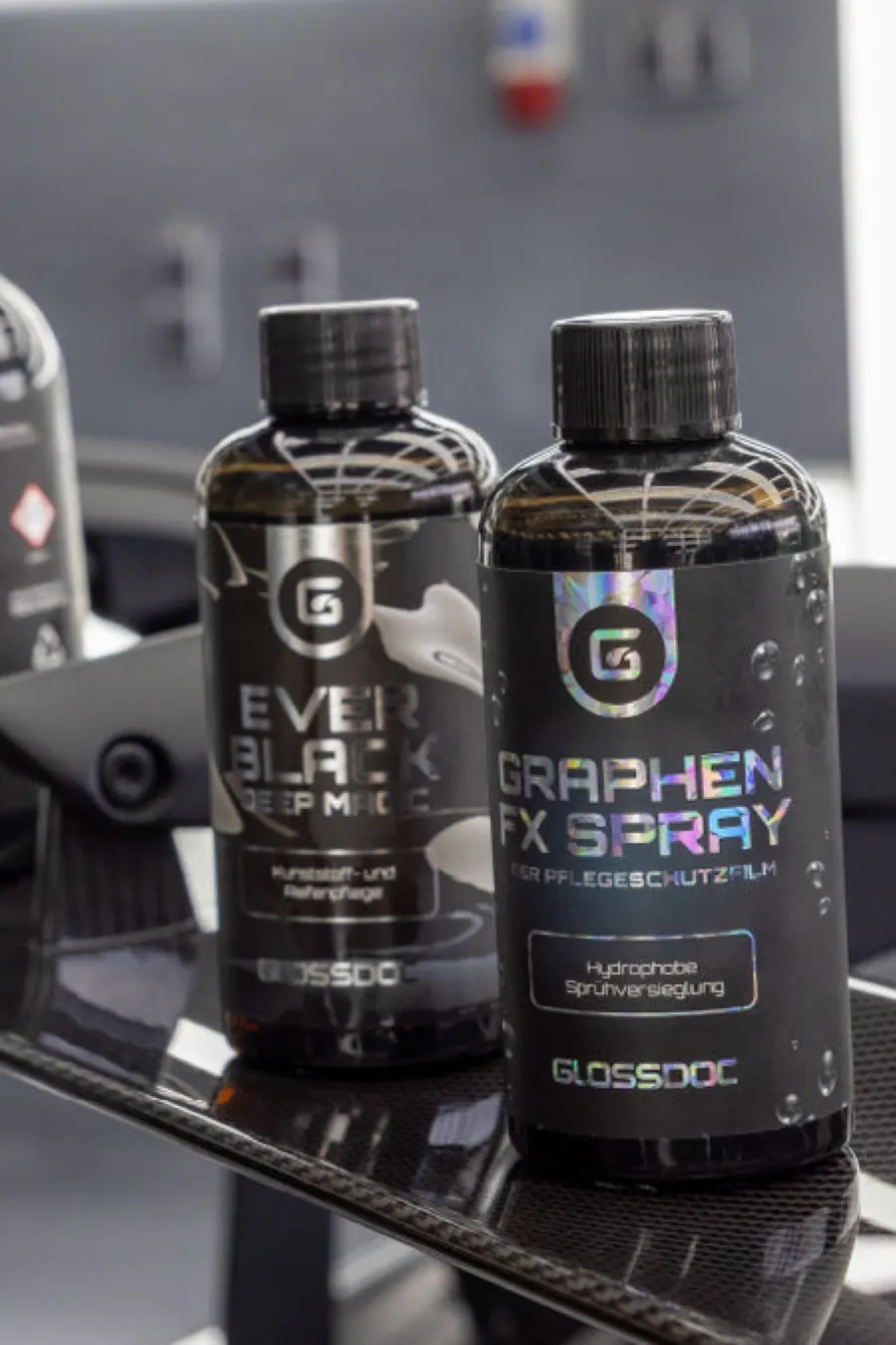 GLOSSDOC Graphen FX Spray und Ever Black auf Carbon